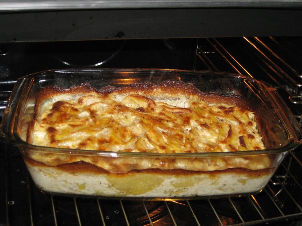 potato gratin, meal, oven, potato wedges, potatoes, dish, kitchen, cook, gratinated, crispy, potato dish, potato gratin, potato gratin, potato gratin, oven, oven, oven, oven, oven, potatoes